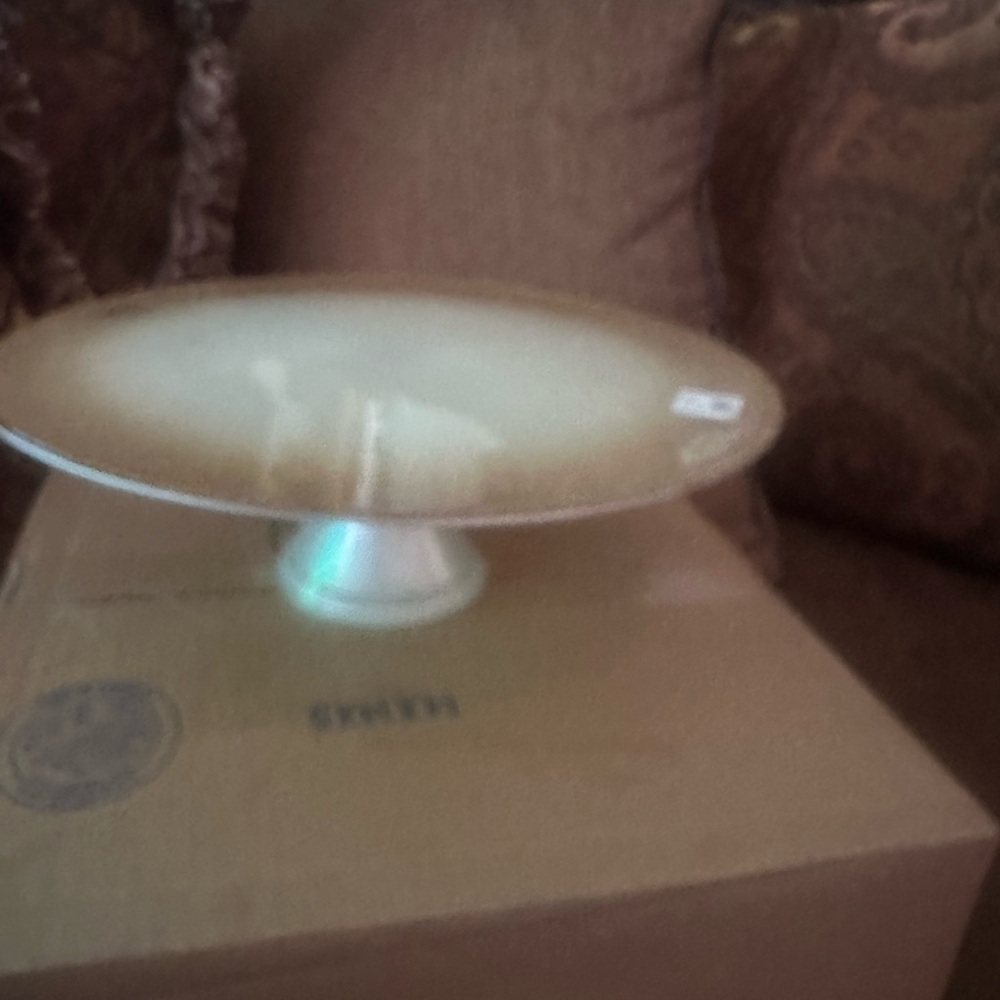 Elegant Cream Cake Stand